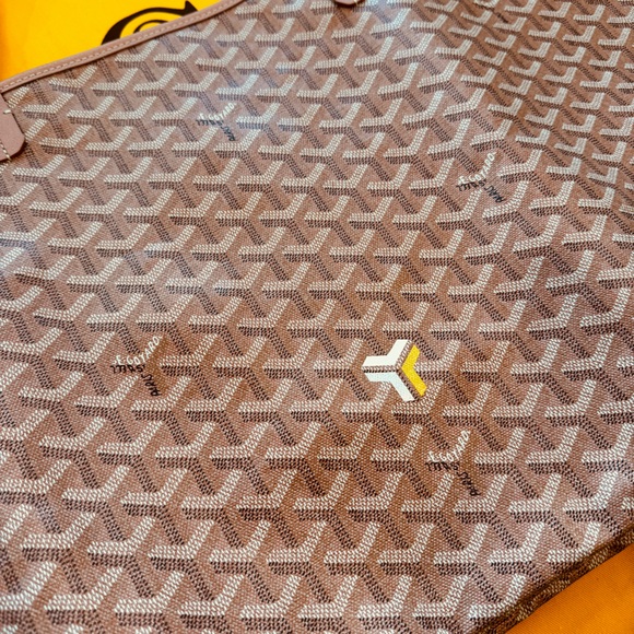 LIMITED EDITION🌸Goyard🌸Metallic Pearl Pink Saint Louis GM Tote - Picture 13 of 15